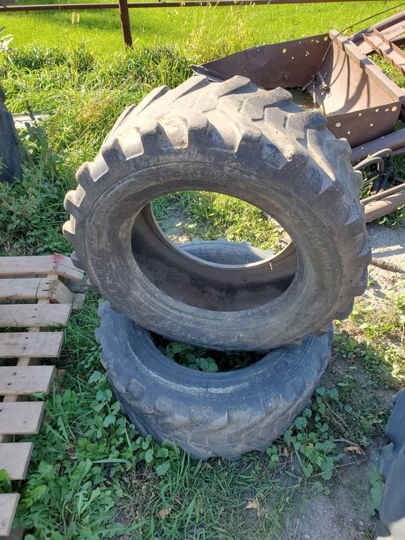 2-10-16.5 SKIDLOADER TIRES