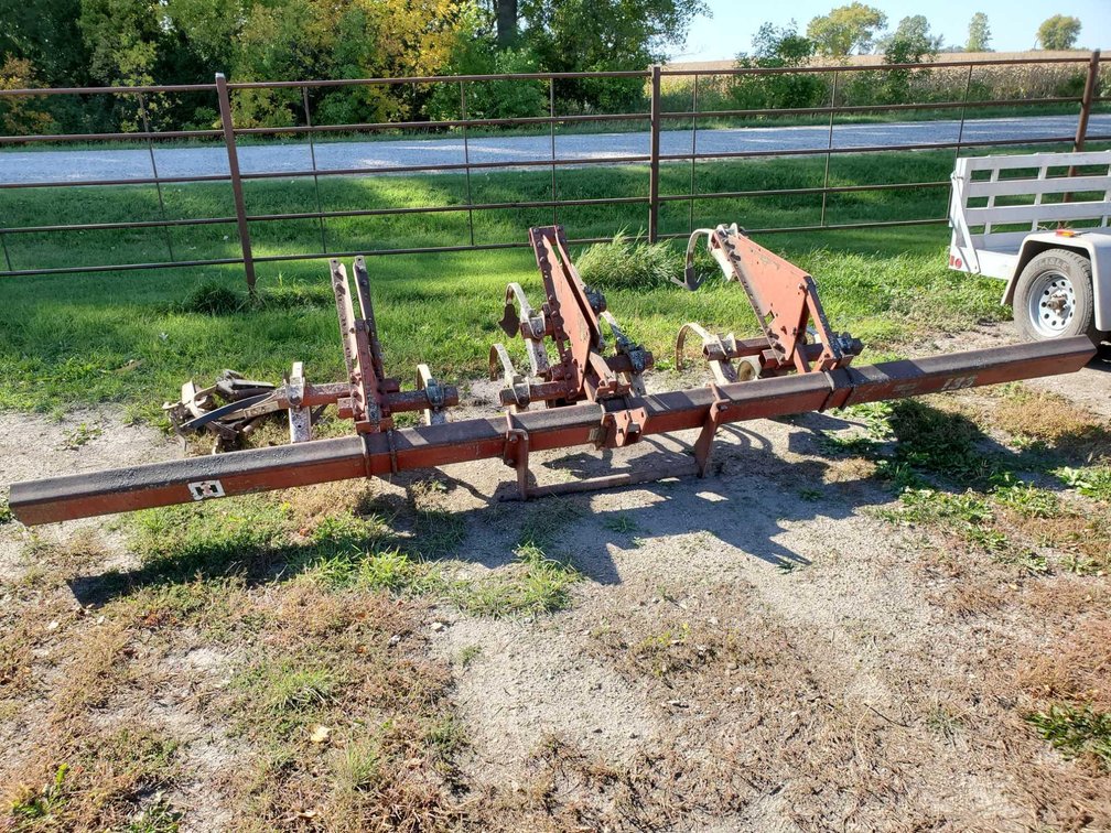 IH #133 CULTIVATOR 