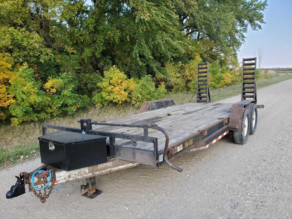 2005 LOAD-TRAIL 14K EQUIPMENT TRAILER W7K AXLES & FOLD UP RAMPS (LIGHTS & BRAKES WORK)