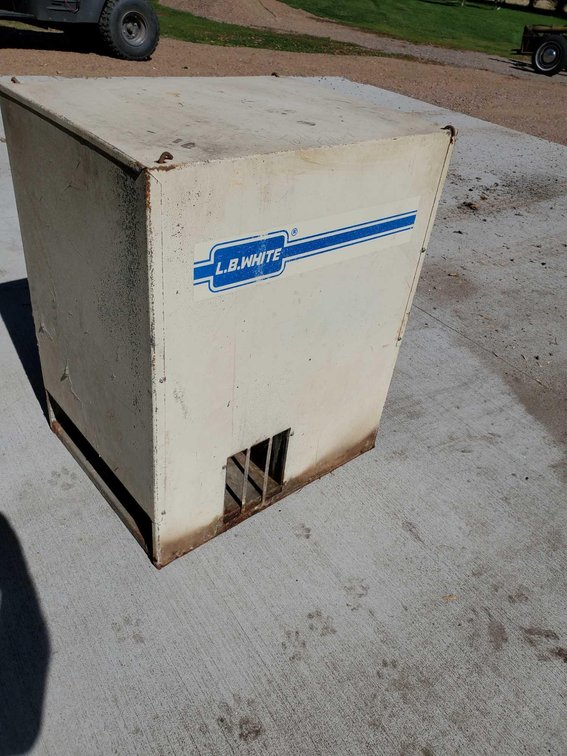 LB WHITE PROPANE HEATER MODEL 408G W/THERMOSTAT 