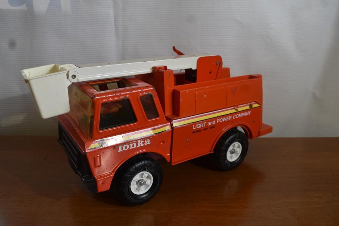 Tonka Large Light And Power Bucket Truck