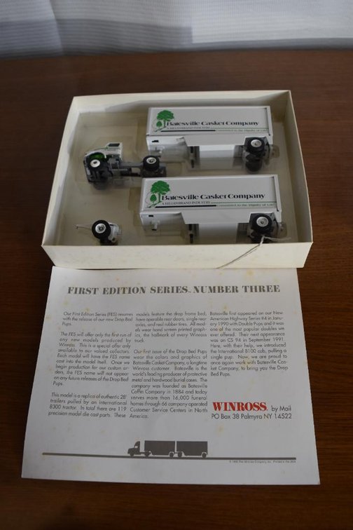 Winross 8100 International Pulling Double Batesville Casket Company Trailers