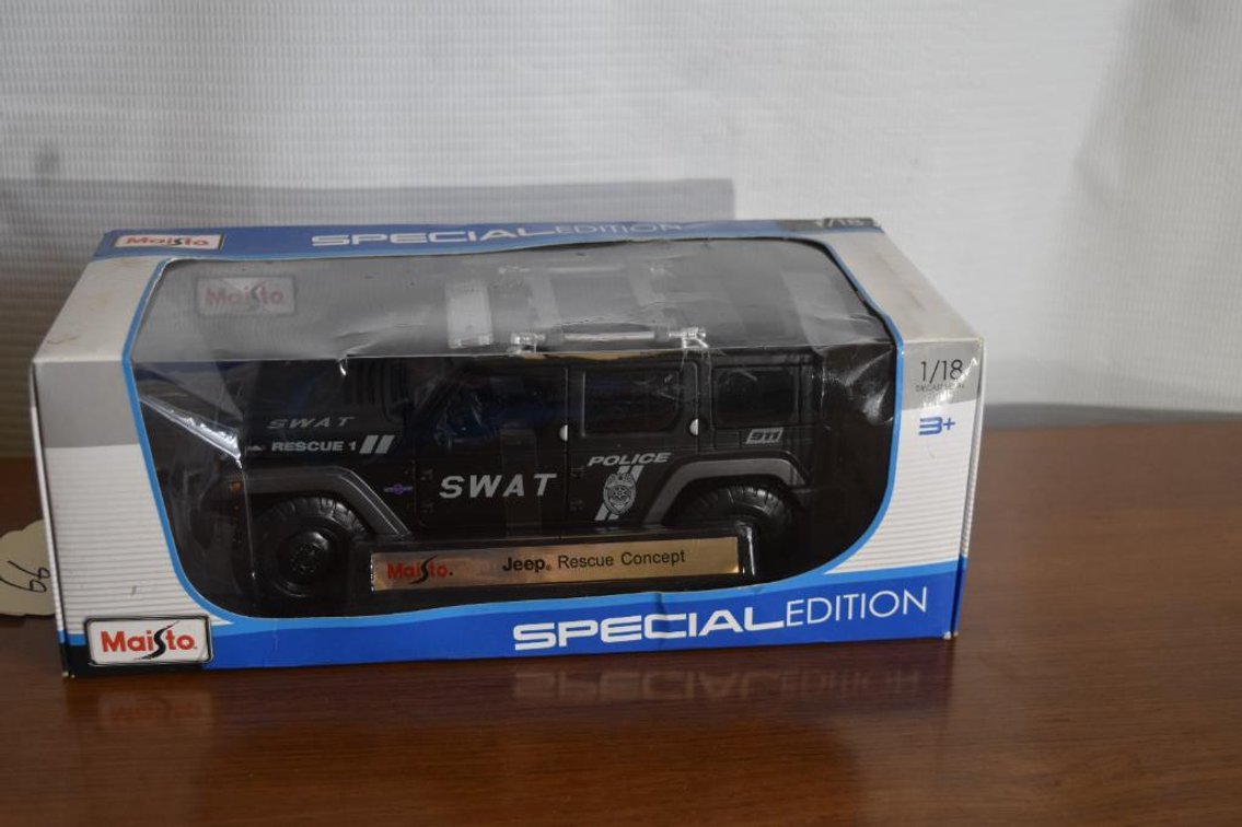 Maisto 1/18 Scale Jeep Police Swat Rescue Truck NIB