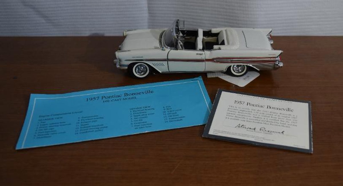 Franklin Mint Precision Die Cast 1957 Pontiac Bonneville Convertible