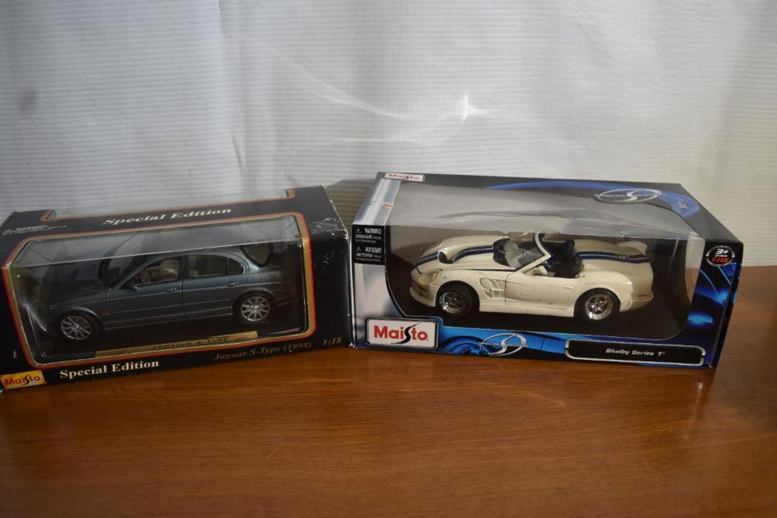 1-Pair Maisto 1/18 Cars, Shelby Series 1998 Jaguar S-type