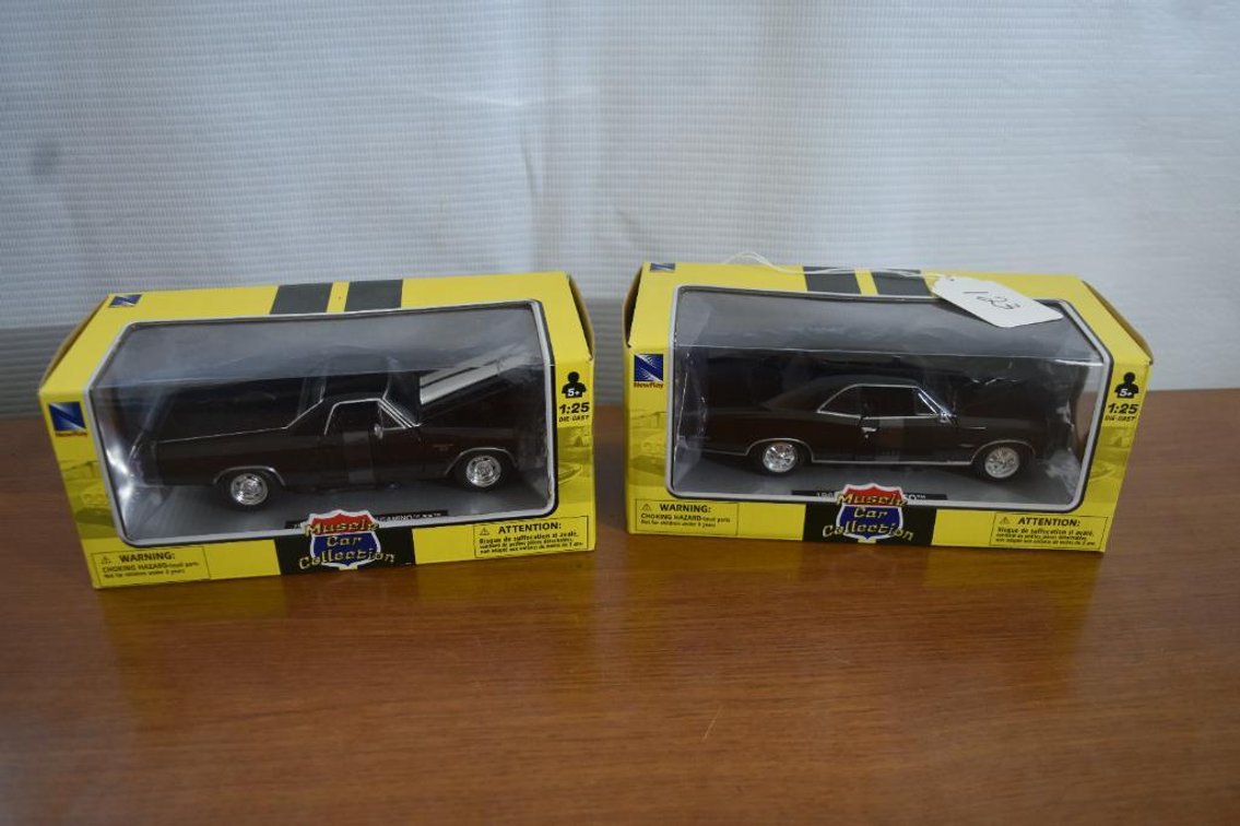 Pair 1/25 New Ray Collection, (1) 1966 Pontiac GTO, (1) 1970 Chevrolet EL Camaro SS