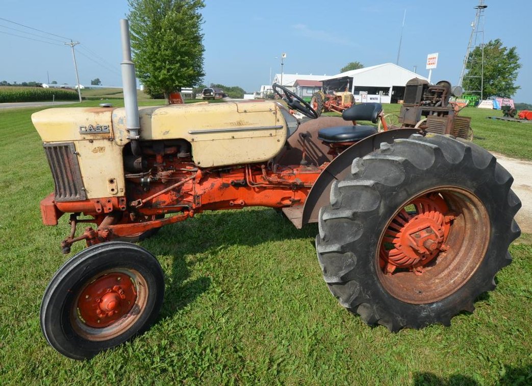 Case Model 411B Caseomatic Tractor