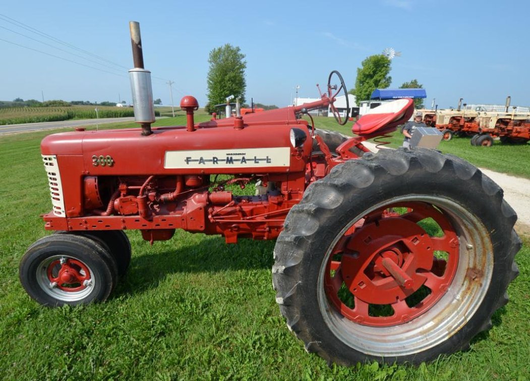 Farmall 300 Tractor