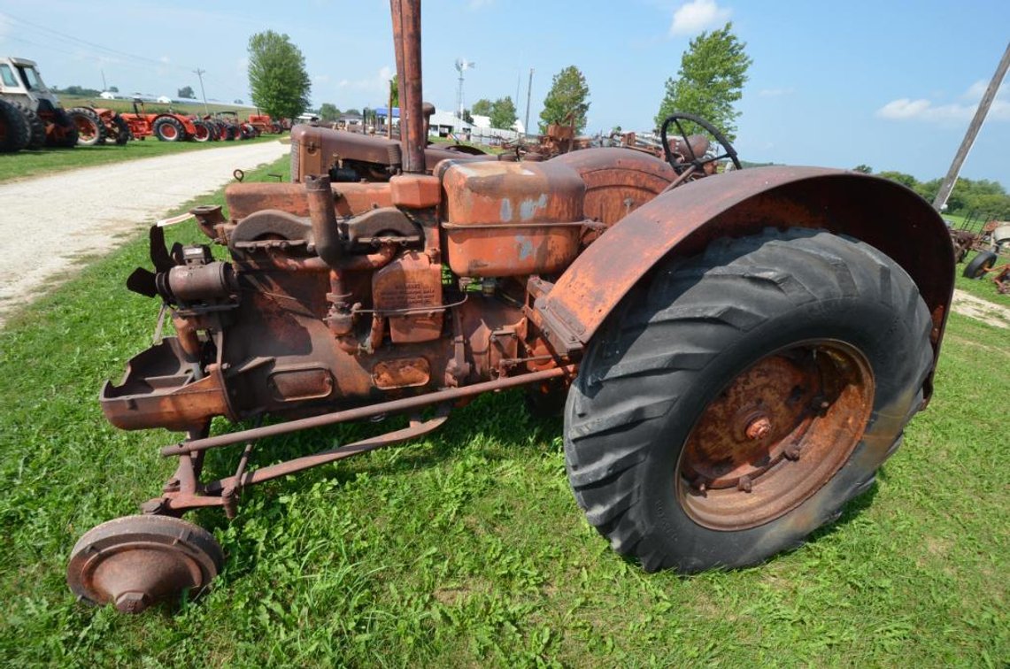 Case LA Gas Tractor