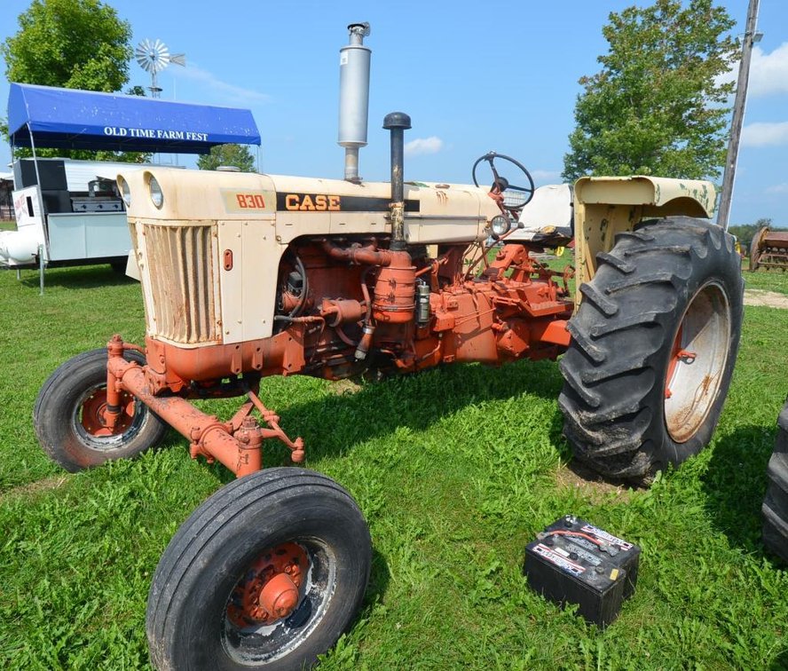 Case 830 Diesel Caseomatic Tractor