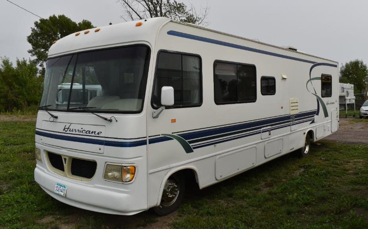 1998 Hurricane 33B Motorhome 