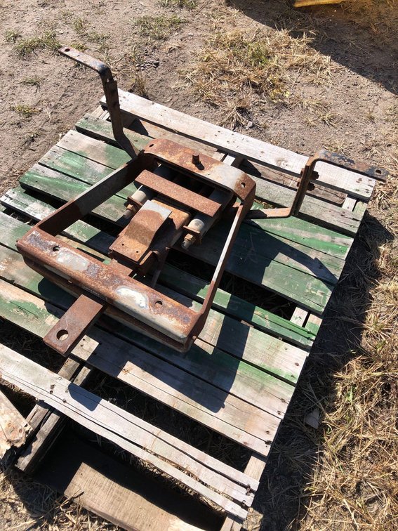 LUVERNE AG HITCH