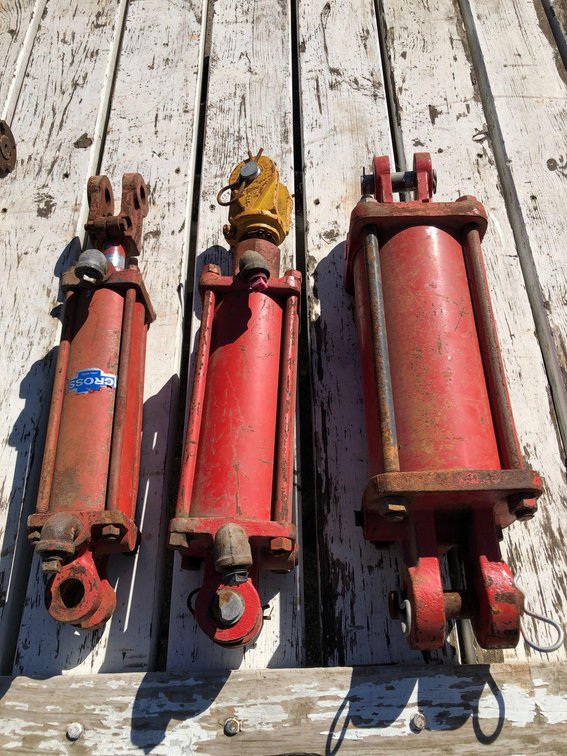 HYDRAULIC CYLINDERS
