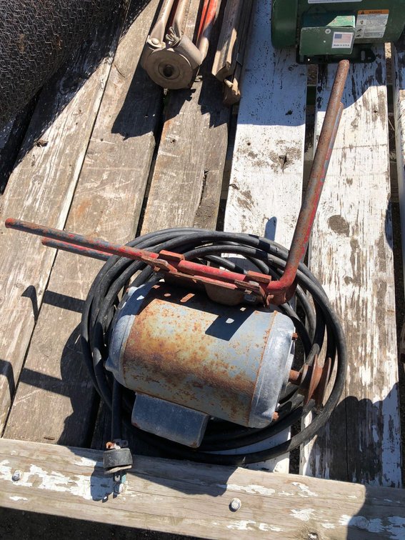ELECTRIC MOTOR W/ MOUNT 1HP