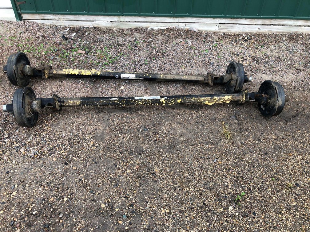 5200LB TORSION LIPPERT USED AXLES (TAKEN OFF DUE TO ABNORMAL TIRE WEAR)