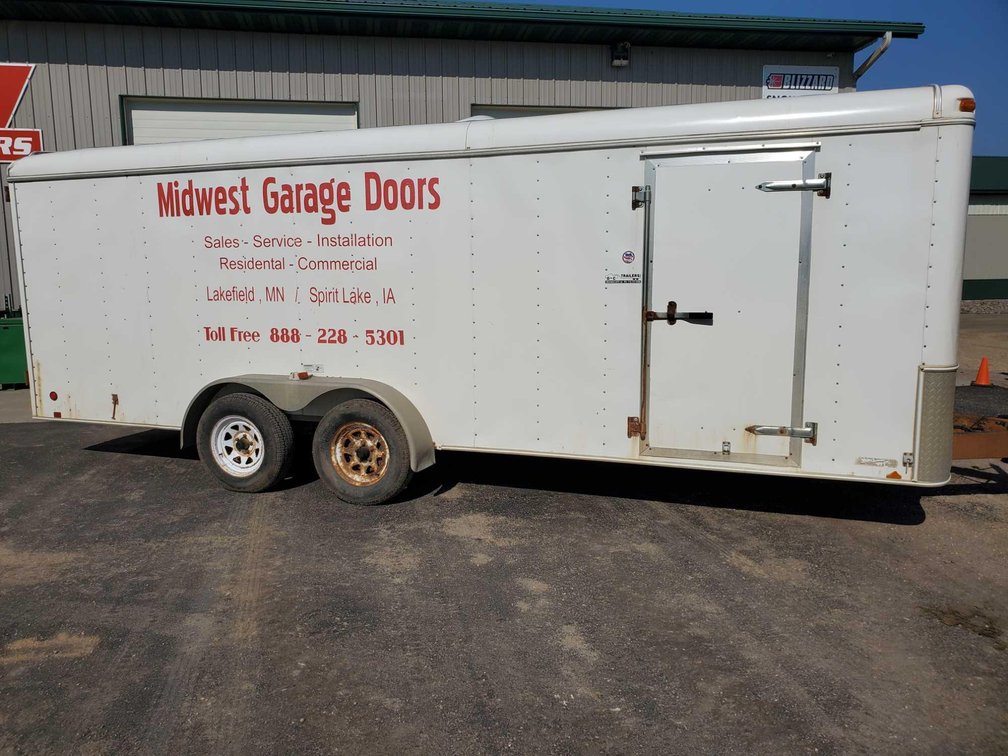2004 UNITED 7'X20' ENCLOSED TRAILER W2-3500 LB AXLES/DOUBLE REAR DOORS