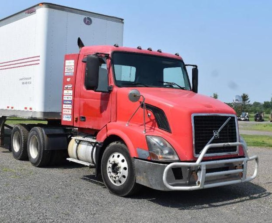 2006 Volvo Semi & 2008 Great Dane 45' Semi Trailer