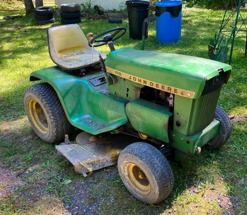 John Deere 110 Lawn Mower