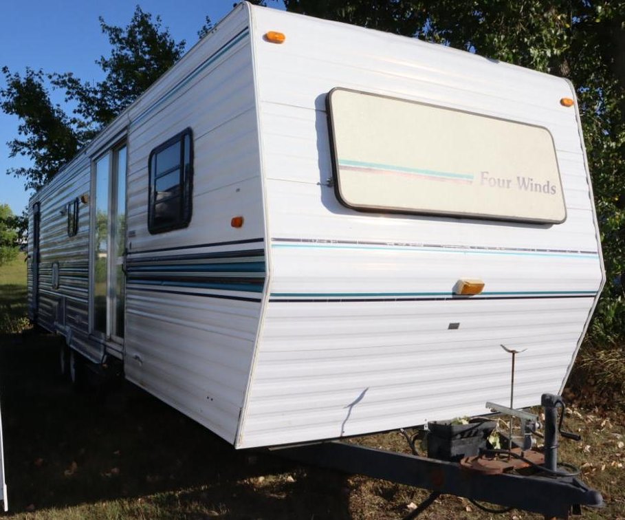1997 Four Winds Thor 260 Travel Trailer 
