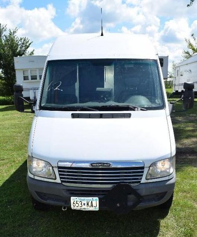 (17) RV Trailers - (1) Motorhome - 2002 Frieghtliner Van