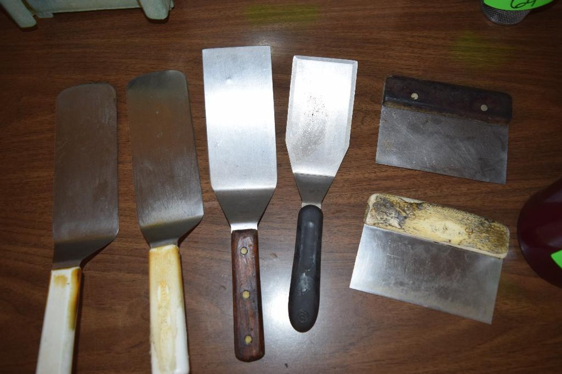 (4) Grill Spatulas With (2) Griddle Scrapers