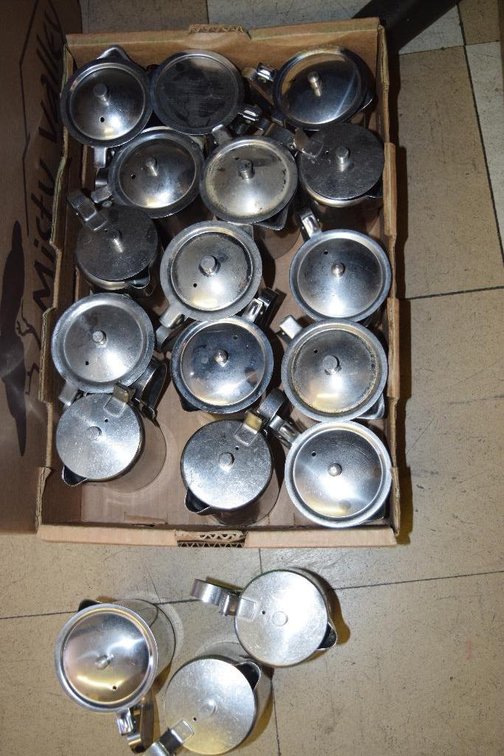 (18) Creamer Holders