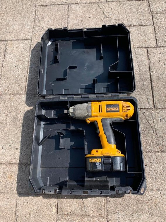 DeWalt 18V 1/2" Impact With Case