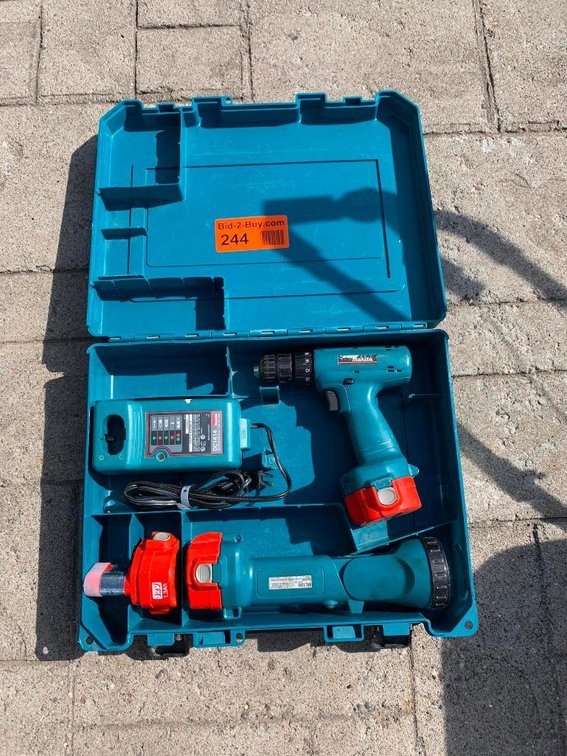 Makita 12V Drill, Flashlight, (2) Batteries, Charger and Case