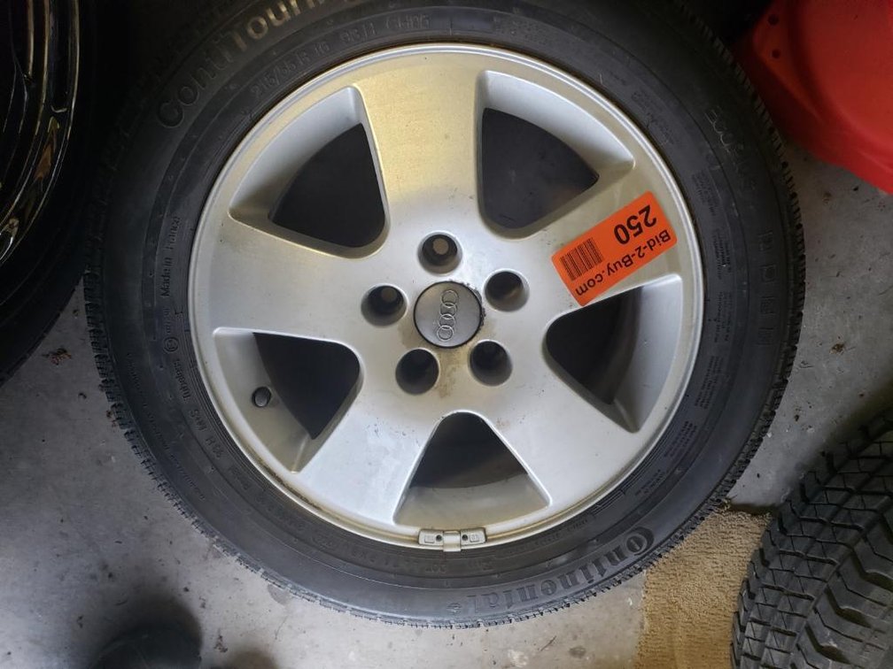 Continental 215/55R16 Tire, 9/32