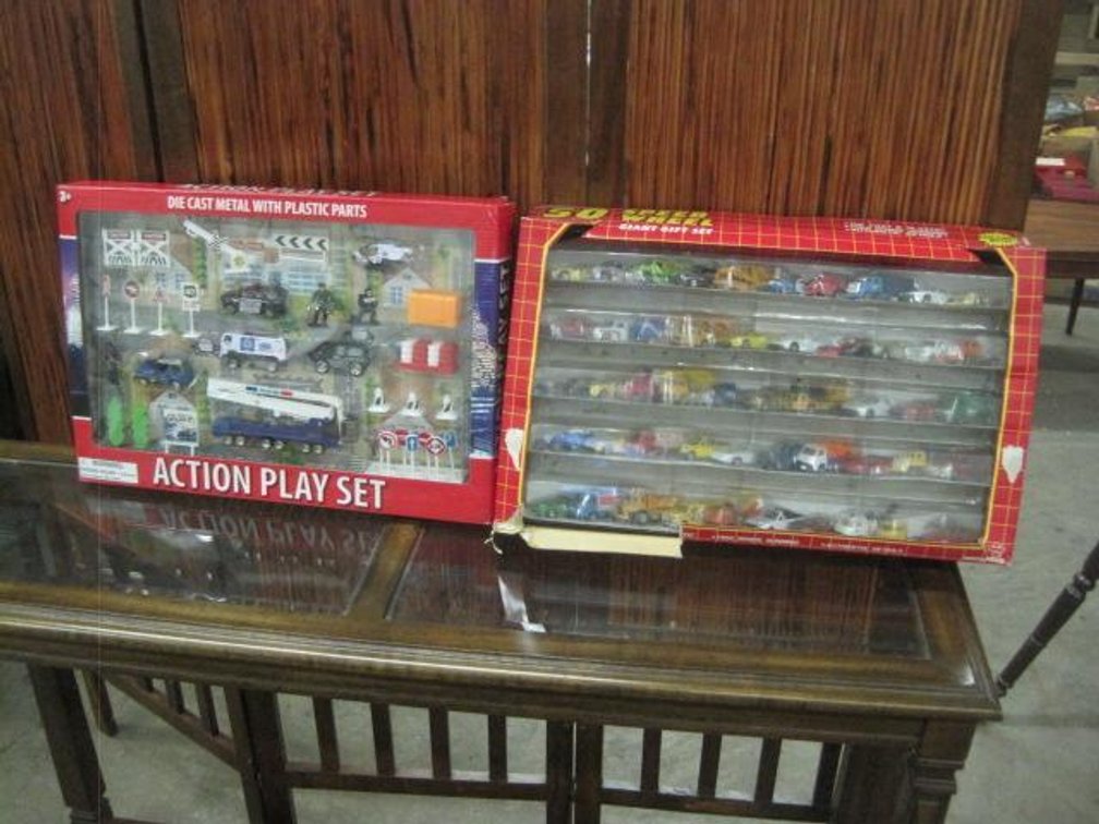 Lot of 2 New Die-cast cast toy sets