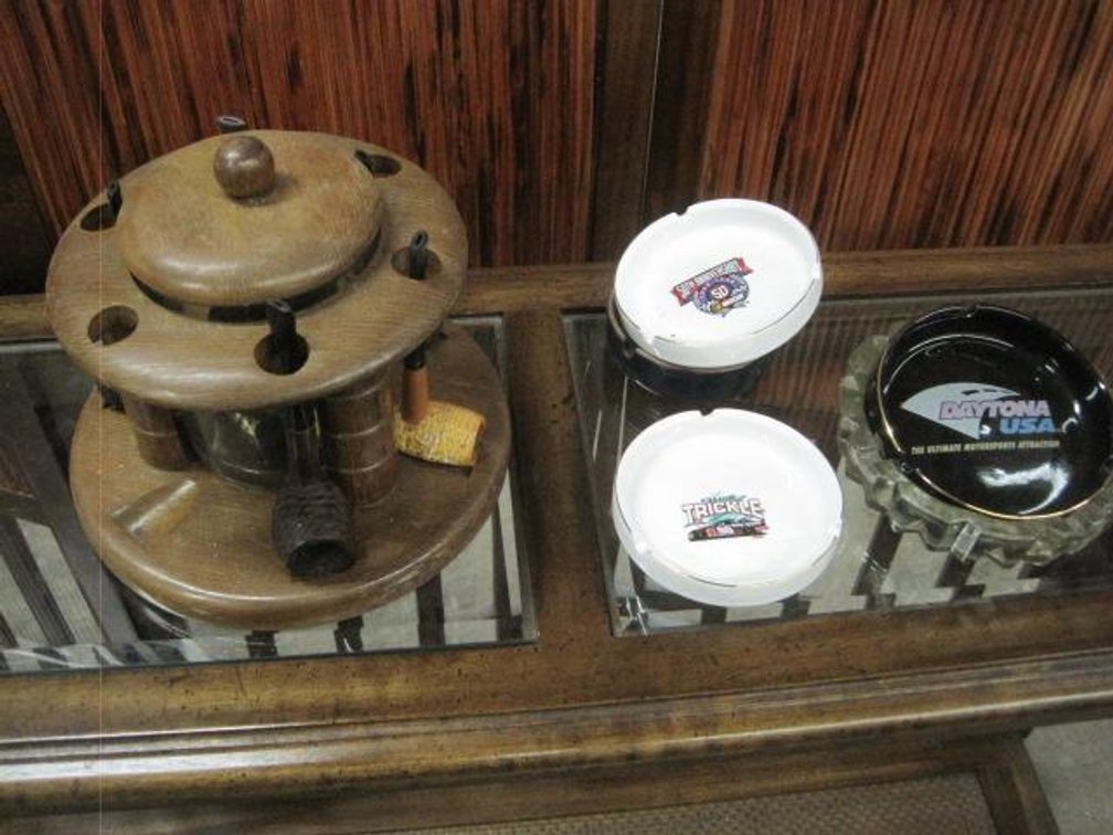 Lot of Pipes, Humidor Stand & Ashtrays