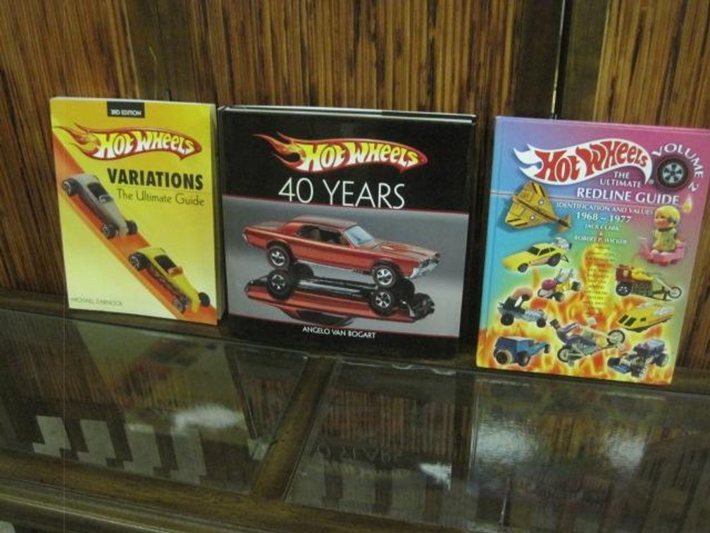 Lot of 3 Hot Wheels Books