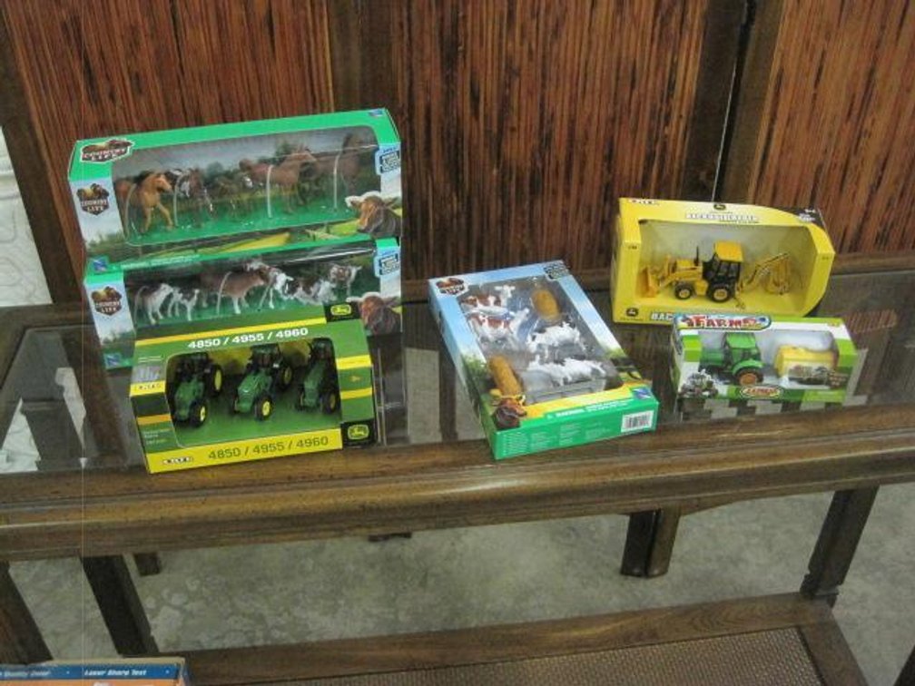Lot of John Deere Tractors & Farm animals