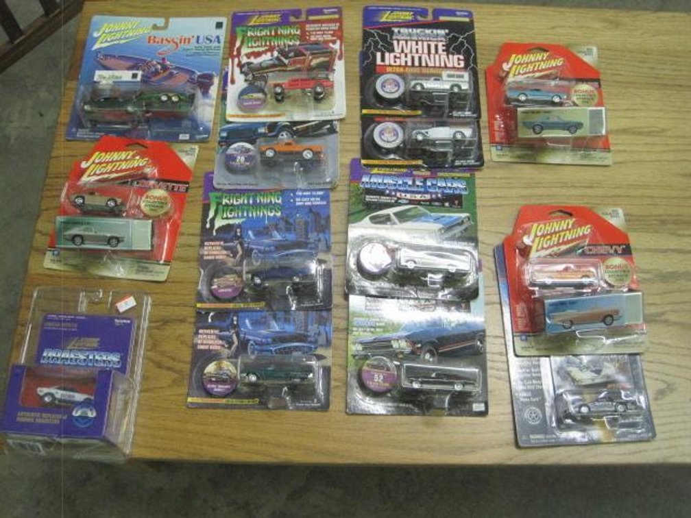 Lot of 14 Johnny Lightning Cars