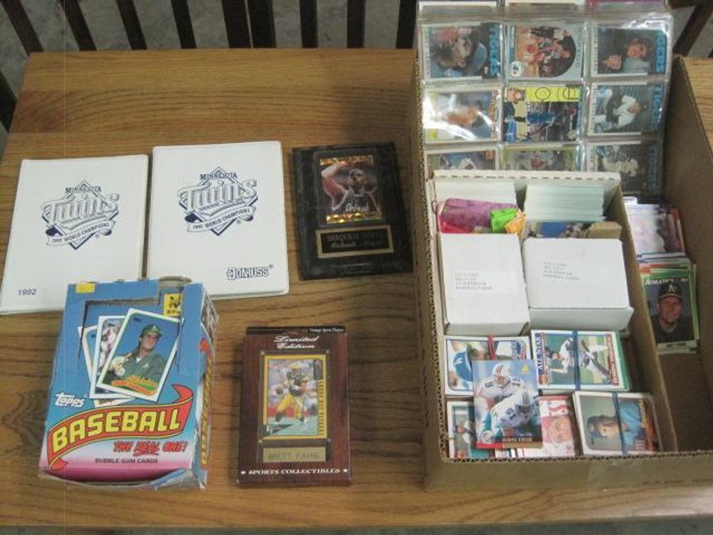 Lot of Baseball Cards, & Sports Plaques, '91 & 92 Twins