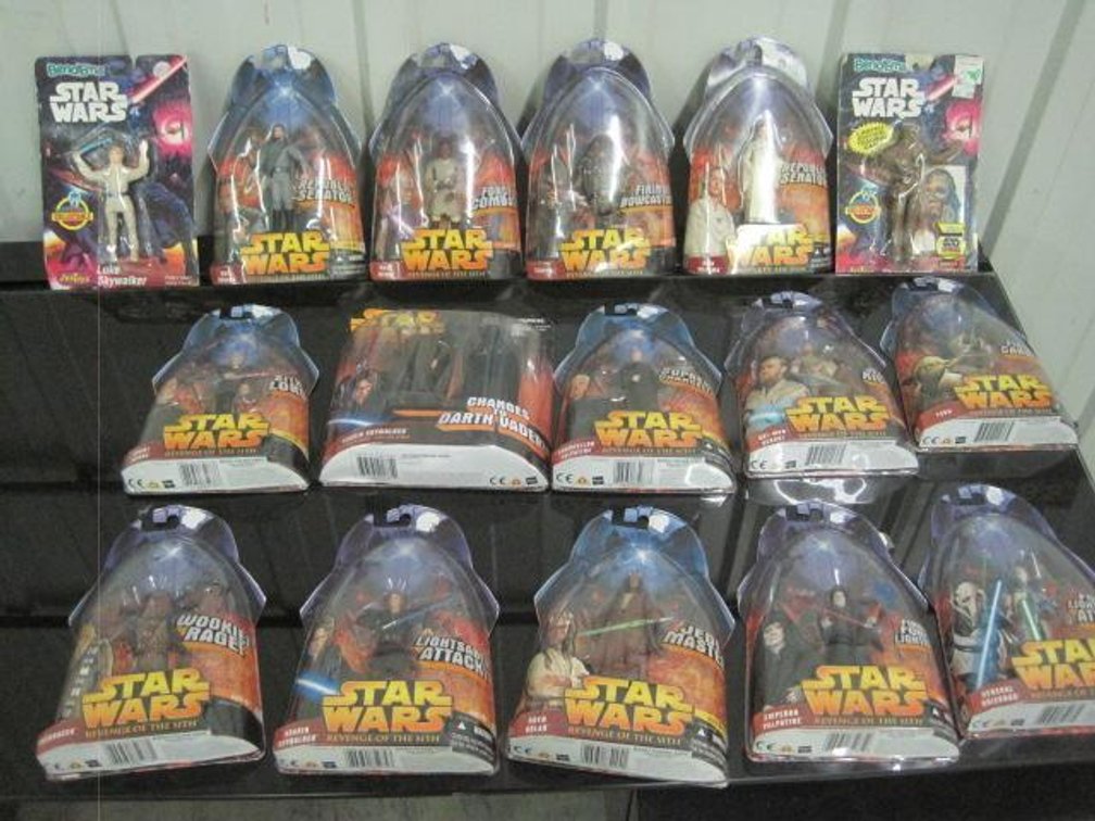 Lot of 16 Star Wars Action Figures