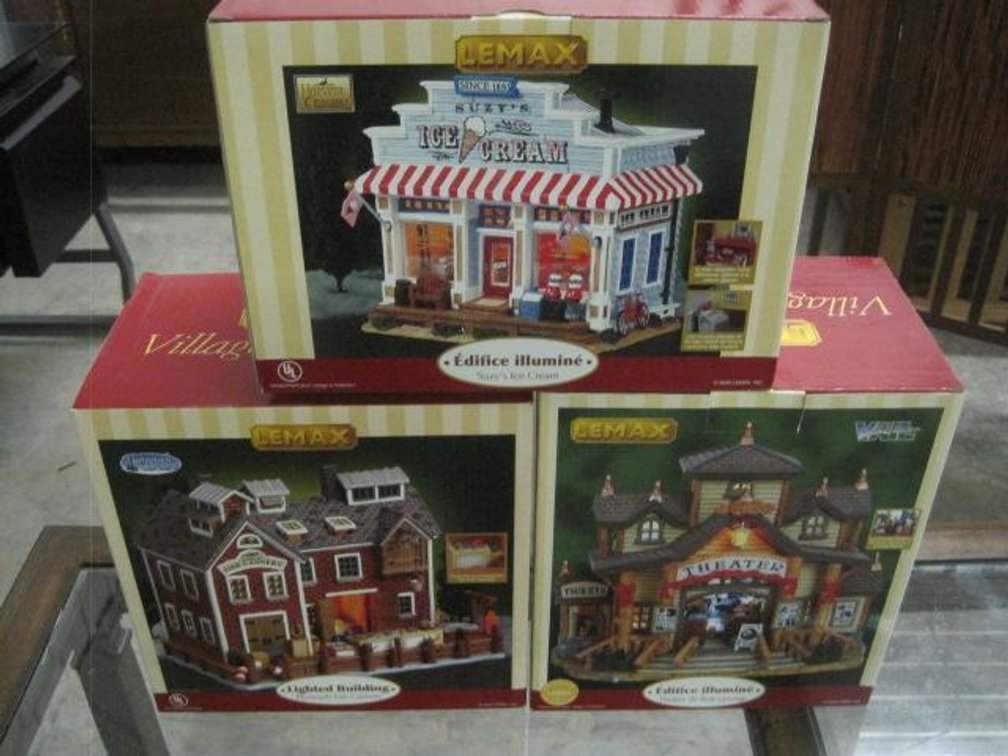 Lot of 3 Le Max Village Collection