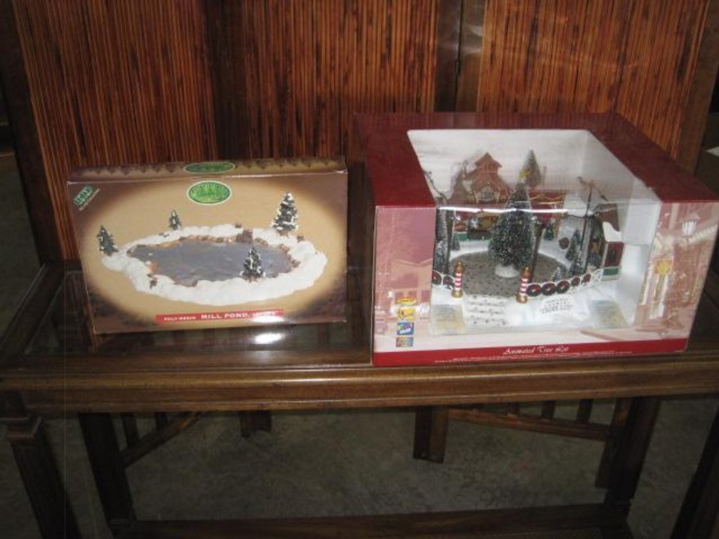 Le Max Holiday Decor