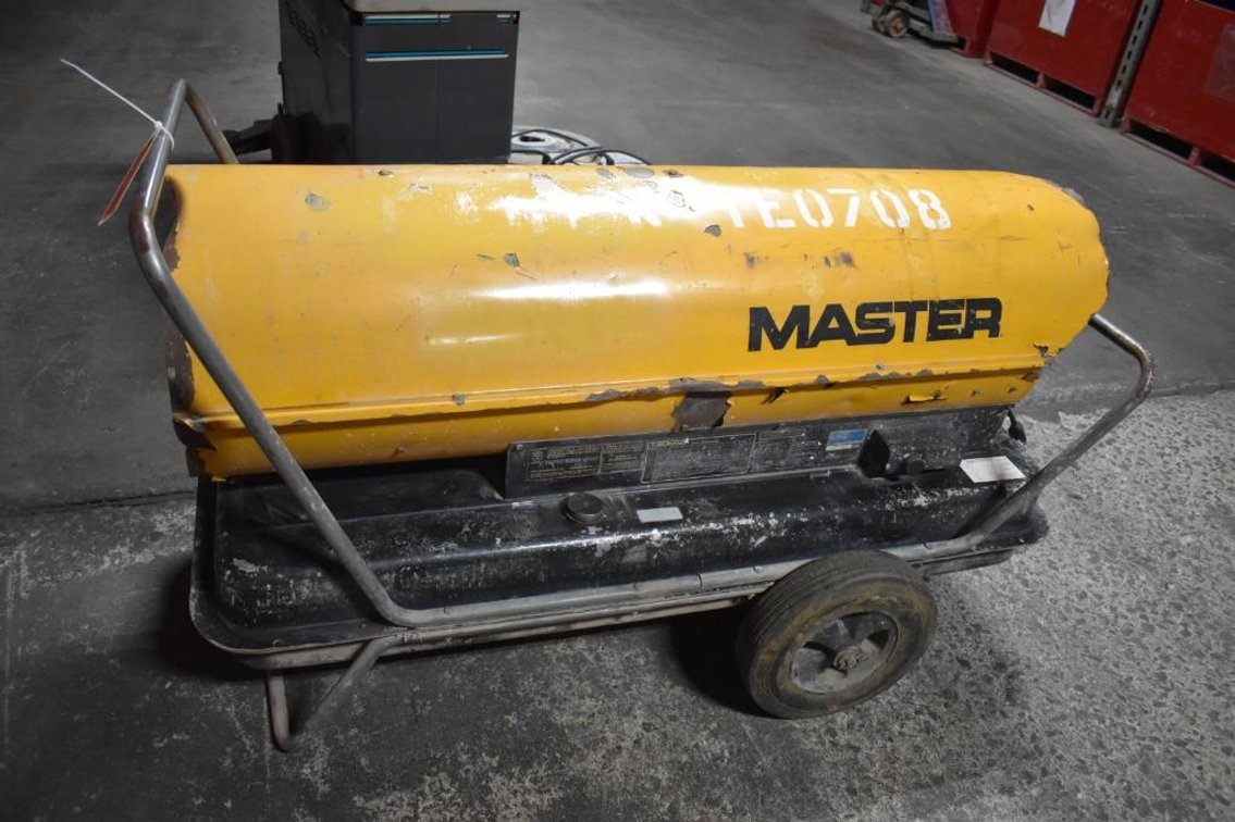 Master 28725 Kerosene Industrial Portable Heater 52" Long x 32" Tall Unit