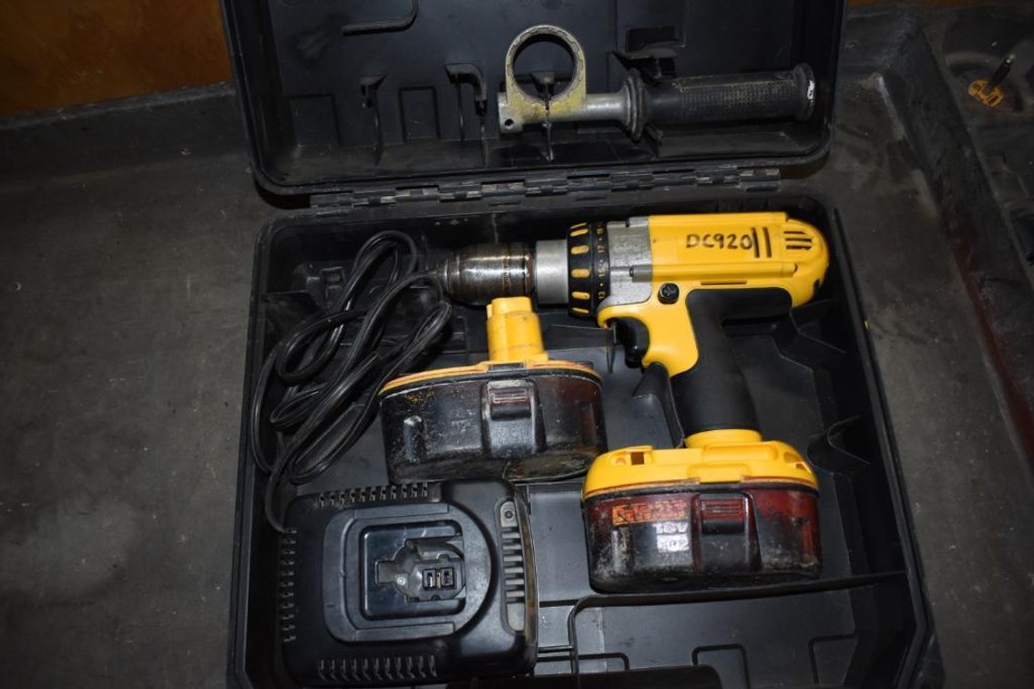 DeWalt DC920 XRP 1/2" 18v Drill With (2) Batteries And A Charger