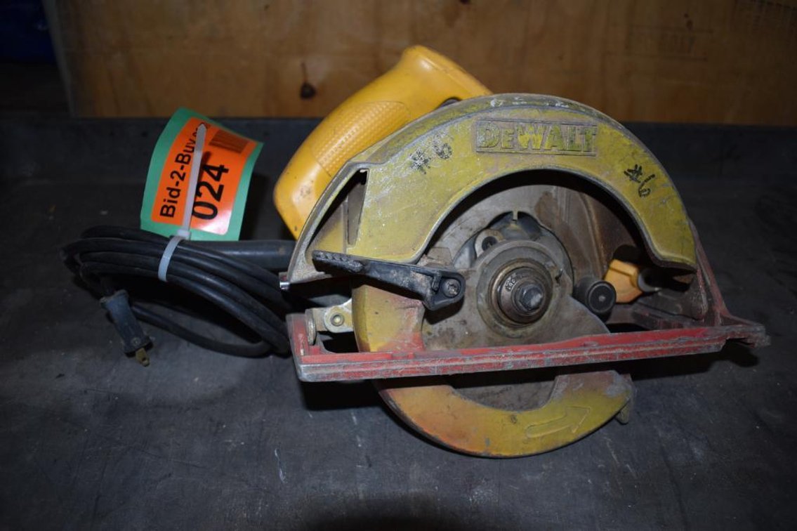 DeWalt DW368 7-1/4" Electric Circular Saw, 120v