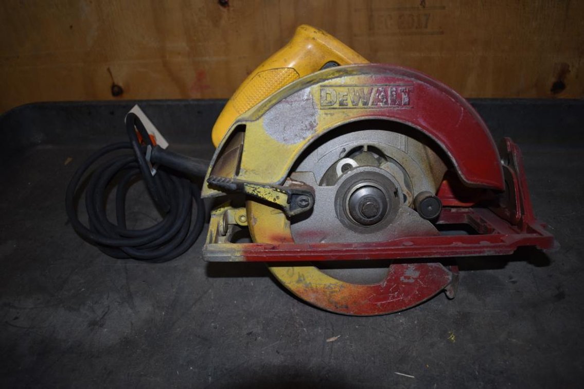 DeWalt DW368 7-1/4" Electric Circular Saw, 120v
