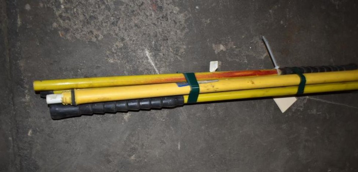 (4) 34" Fiberglass Handles