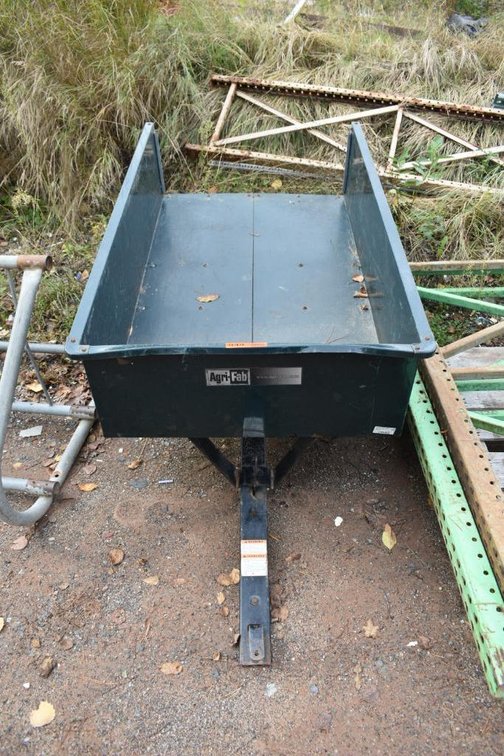 AgriFab Pull Type Garden Wagon Manual Tilt
