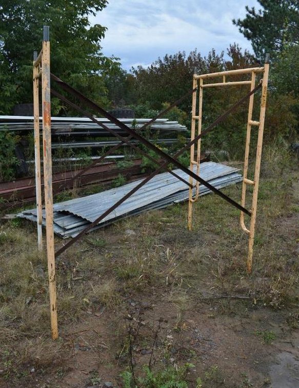 Bi-Jax Scaffolding Upright With Crossbeams