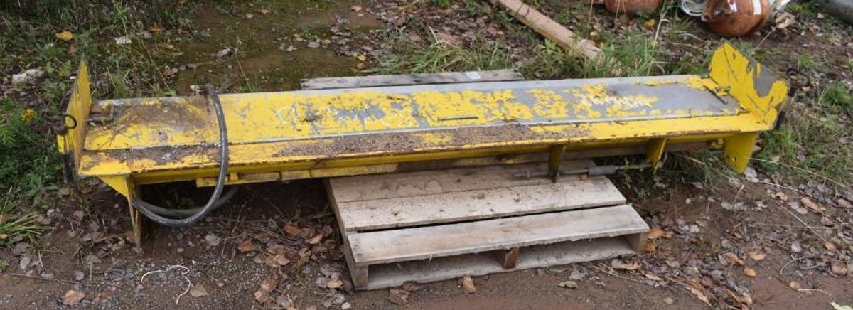 8' Sander/Spreader