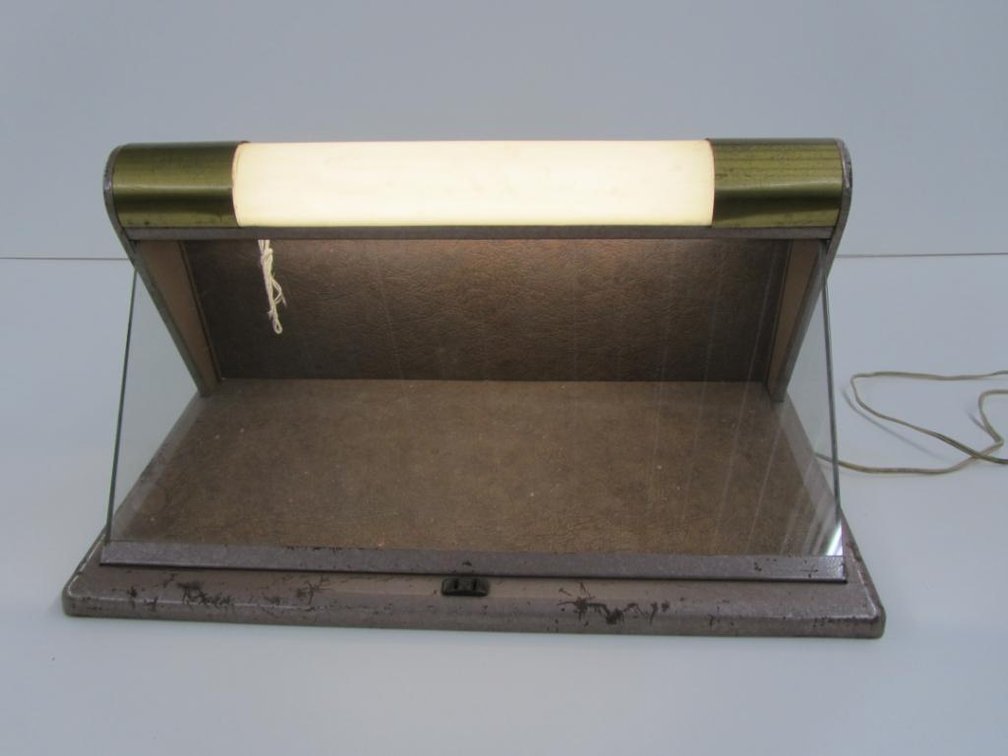 1940's Lighted Razor Display Case