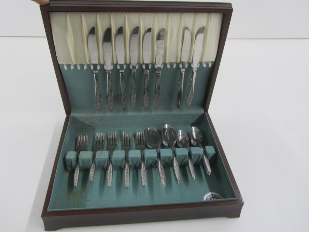 Superior Stainless USA Silverware Set