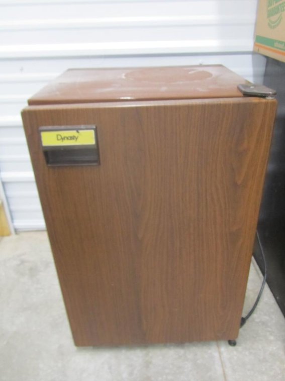 Dynasty Mini Fridge - Works