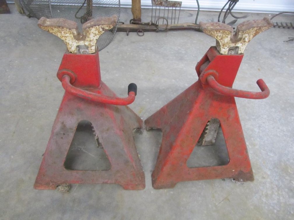 (2) Jack Stands